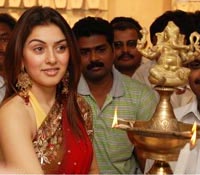 Hansika inagurates CMR at Gajuwaka